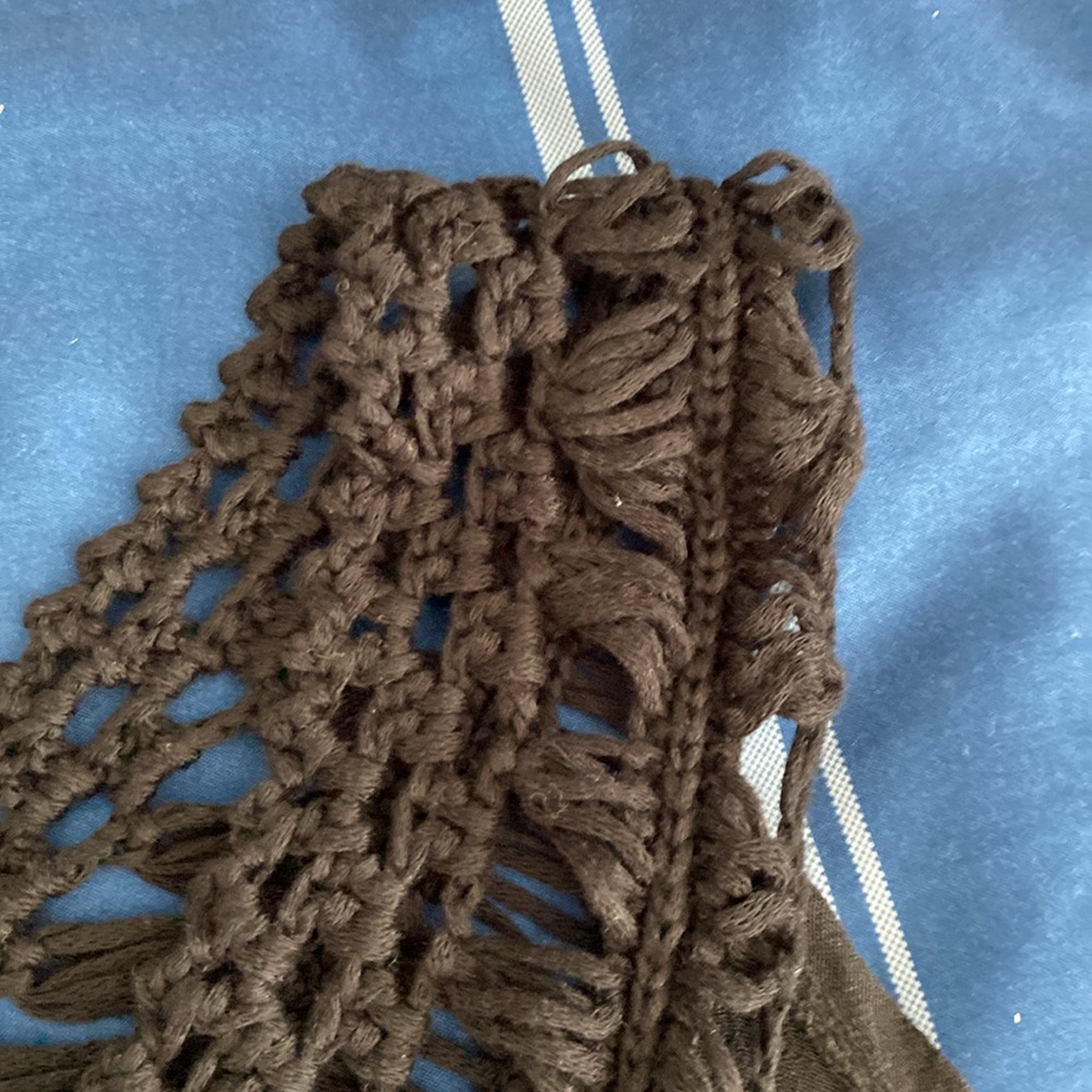 Black Fringe Sleeveless v-neck Top - Picture 7 of 17